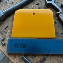 Load image into Gallery viewer, Plastic Spreaders (4", 5" &amp; 6")
