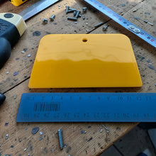Load image into Gallery viewer, Plastic Spreaders (4", 5" &amp; 6")
