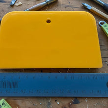 Load image into Gallery viewer, Plastic Spreaders (4", 5" &amp; 6")
